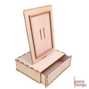 COMODA PORTA RETRATO (JOANA BORGA)